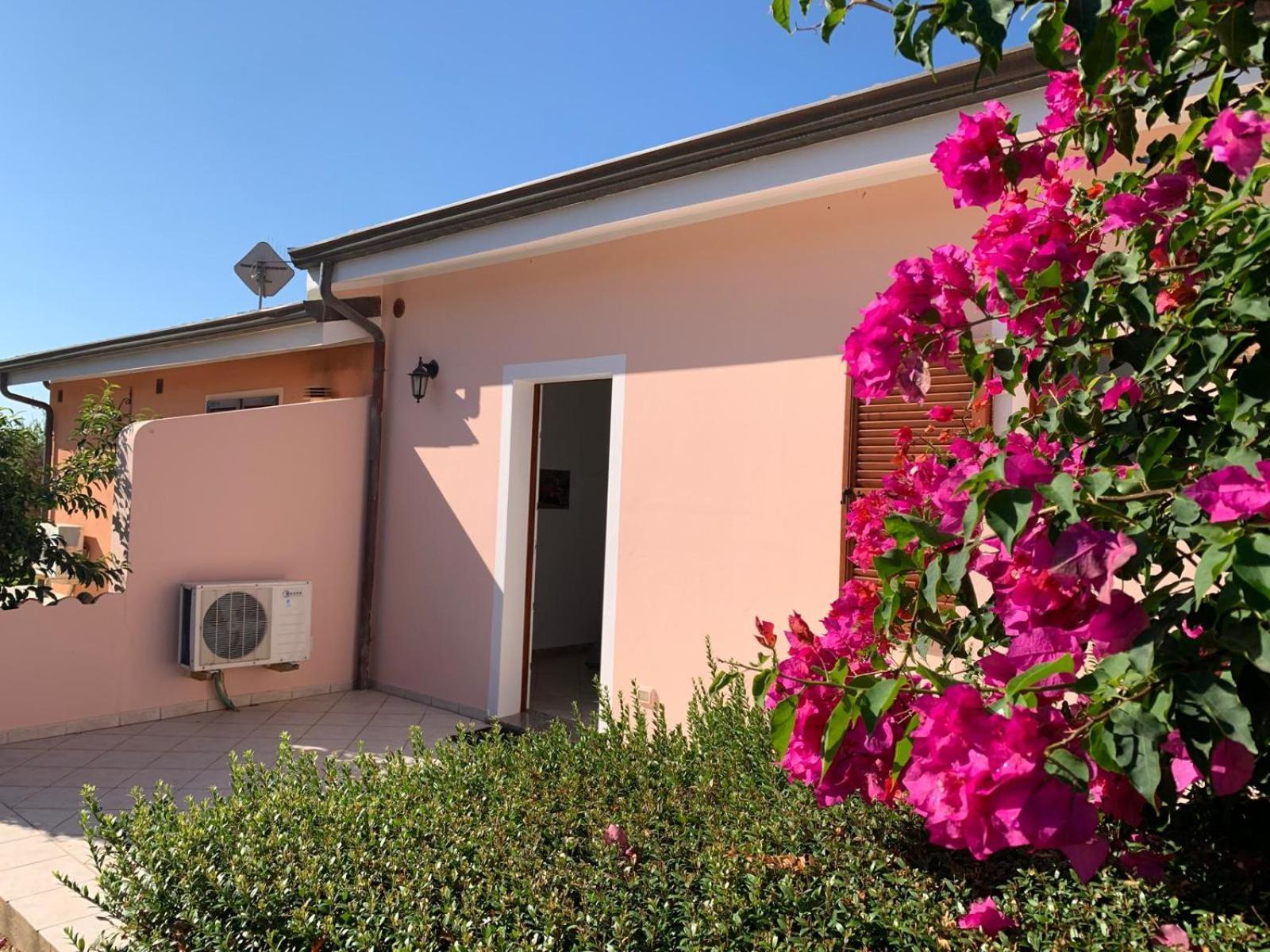 Casa Vacanza Mamaioa Sant'Anna Arresi Exterior photo